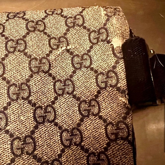Gucci
Belt Bag GG Coated Canvas Large $1470 - Picture 7 of 14